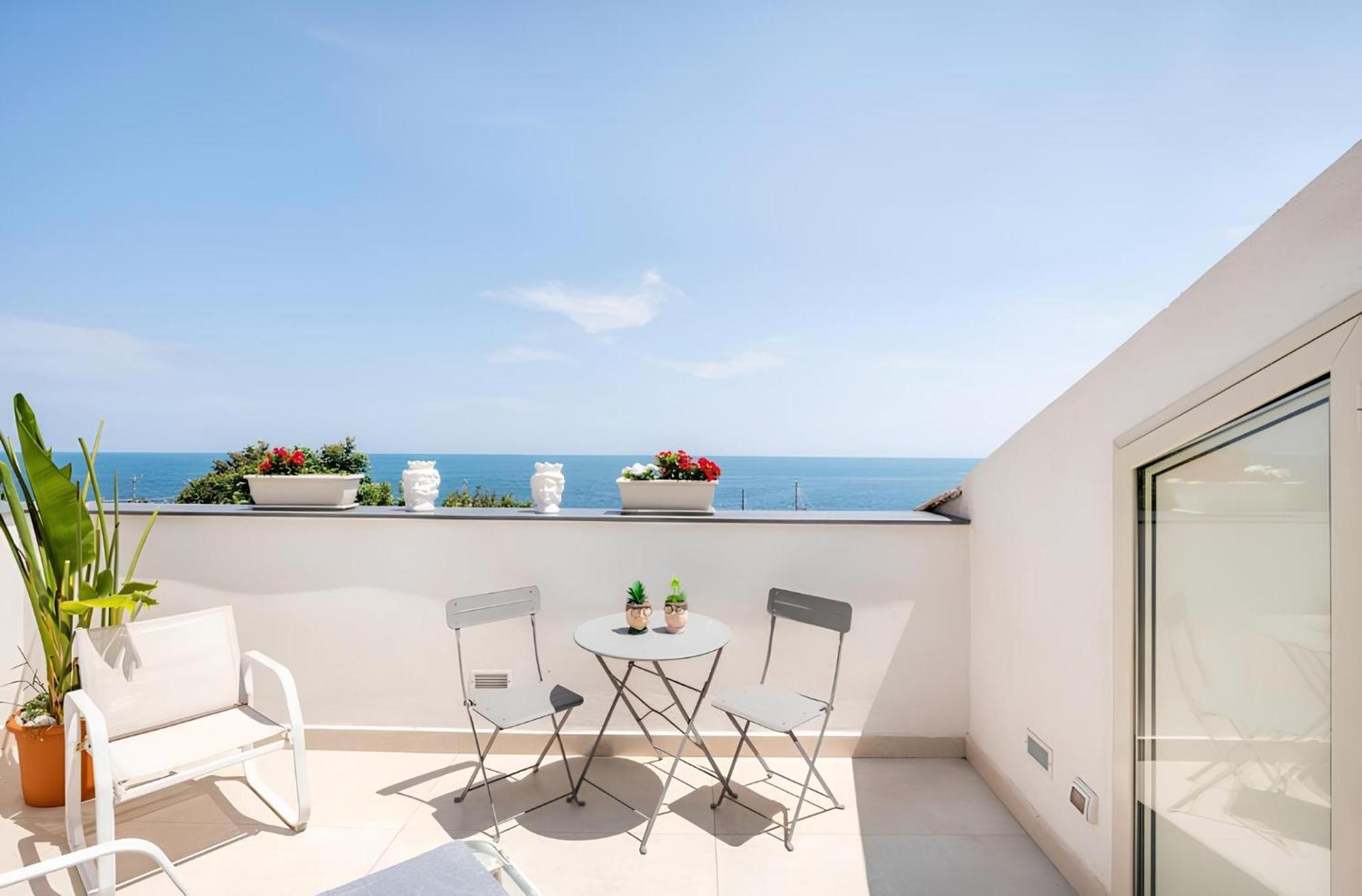 カターニアMare Damuri Con Terrazza Vista Mareアパートメント エクステリア 写真